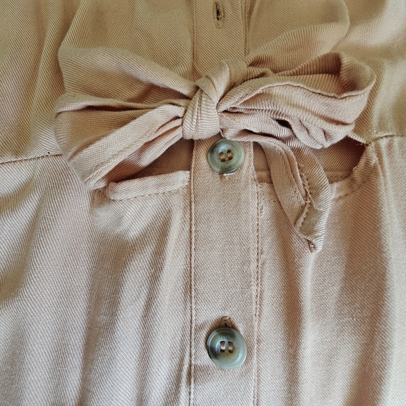 Mimi Chica Soft Peach V-Neck Top - Picture 4 of 6